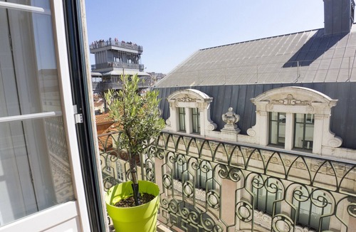 Sacramento Apartment | LV Premier Chiado CH1- Balcony, Central, Elevator