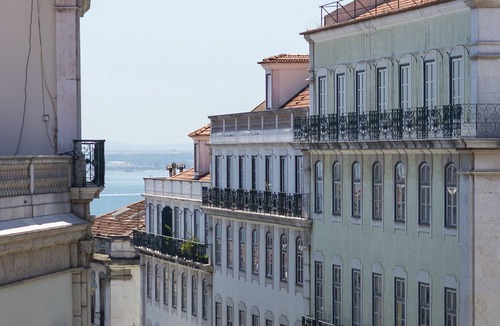 Baixa Apartment | LV Premier Chiado CH2- Balcony, Spacious, Elevator