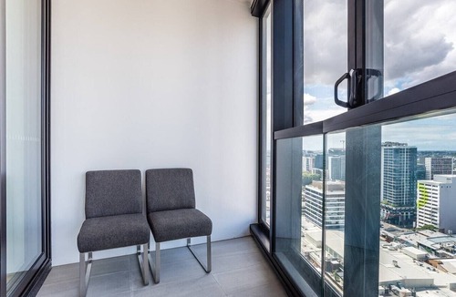 Fortitude Valley Apartment | Lvl23 Spacious 2BR Apartment with Rooftop Pool