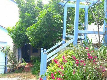 Croydon North House | Magnolia Cottage- wineries, main street, station