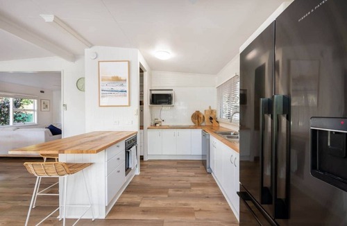 Coffs Harbour House | Magnolia House: 3 Bedroom coastal retreat