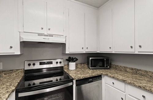 Auburn Apartment | Magnolia Linen Co #8 - DISCOUNTED NO PARKING INCLUDED
