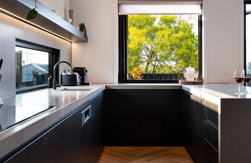 Daylesford House | Maison Noire- stunning Scandinavian design, great location