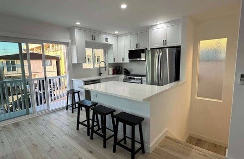 El Porto Apartment | Manhattan Beach Modern Panoramic Sea View