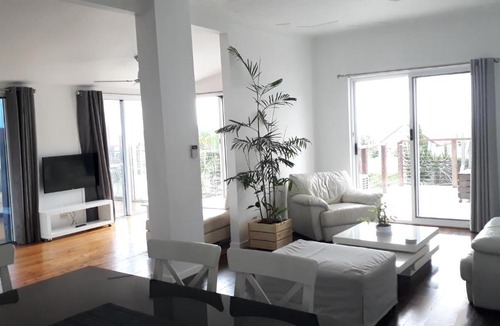 Wynnum Villa | Maple Villa - The Beach House by the bay