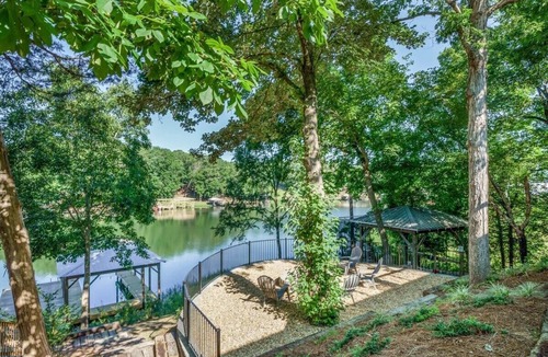Northport House | Maritime Retreat on Lake Tuscaloosa