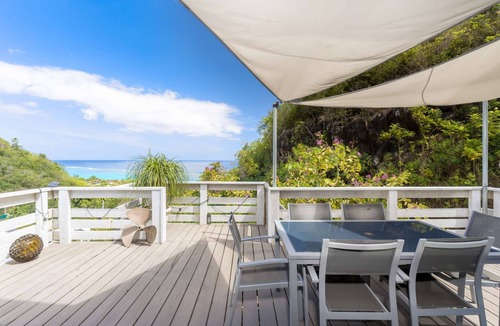 Punaauia Apartment | Maruapo Lodge · Ocean View Bungalow in Punaauia, Tahiti
