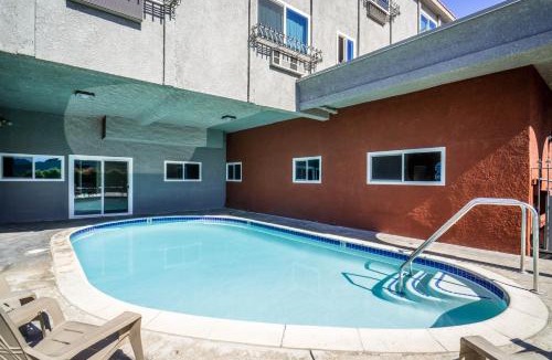 Maywood Hotel | Maywood Inn