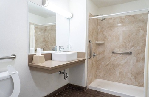Maywood Hotel | Maywood Inn