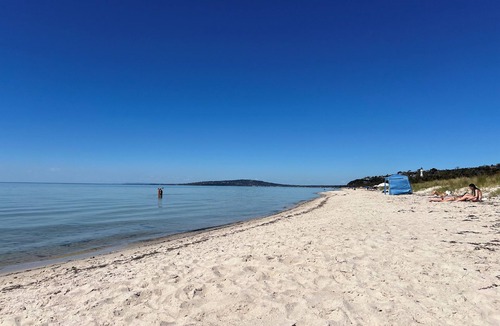 McCrae House | MCCrae Beach House A Perfect Relaxing Getaway Only 900m to Beach & Amenities.