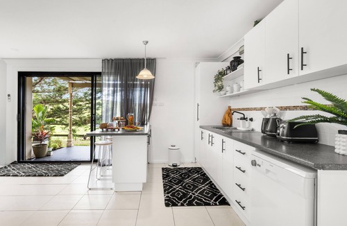 Meroo Meadow Cottage | Meadow View Farm Cottage