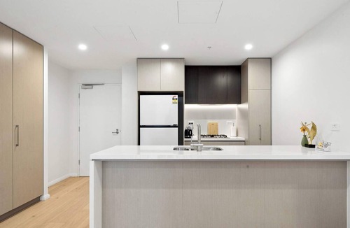 Rouse Hill Apartment | MetaWiseBnB Modern 2BR Near Shops & Metro