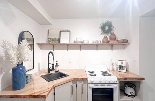 Fairport Apartment | Micro Lux Apt Walkable to Village
