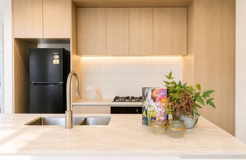 Milton Apartment | Milton Oasis - Luxury Apt near Milton Station