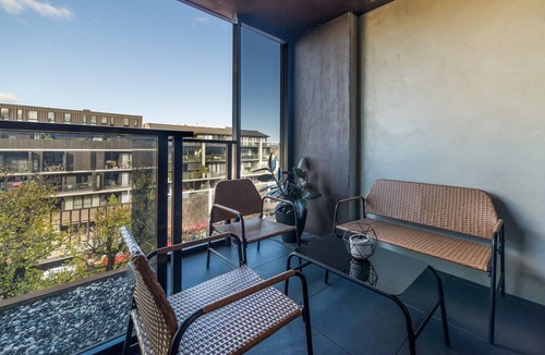 Braddon Apartment | Modern 1-Bed Apartment With Pool And Sauna