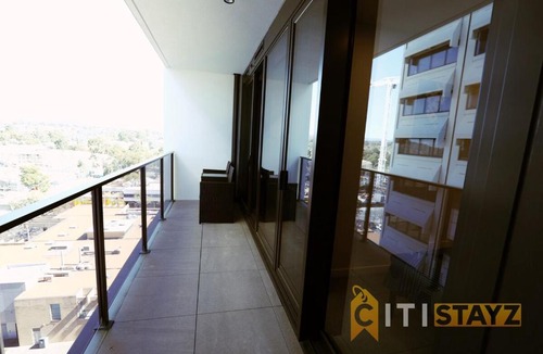 Phillip Apartment | Modern 1Bd Woden - Free Parking - Professionals