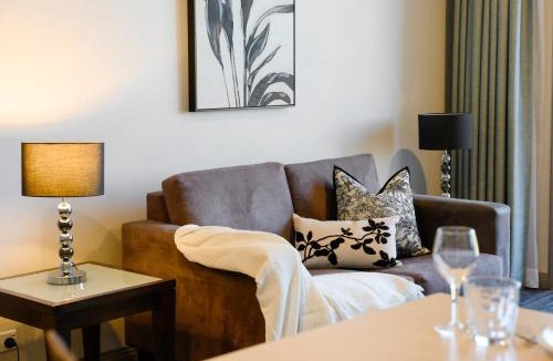 North Ryde Apartment | Modern 1BR Apt 1KM to Macquarie Park Station