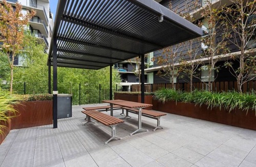 Belconnen Apartment | Modern 1BR Views in Belconnen