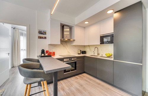 La Goleta Apartment | Modern 2-bedroom duplex apartment near Historical center