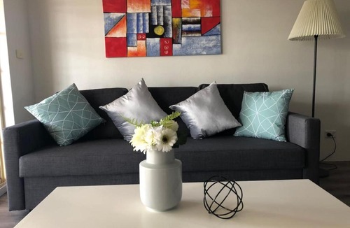 Manuka Apartment | Modern 2BR Apartment - Parking in Griffith