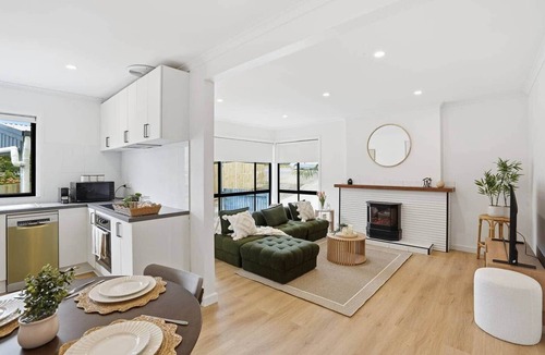 Warrane House | Modern 3BR Family Home Near Hobart CBD with Free Parking