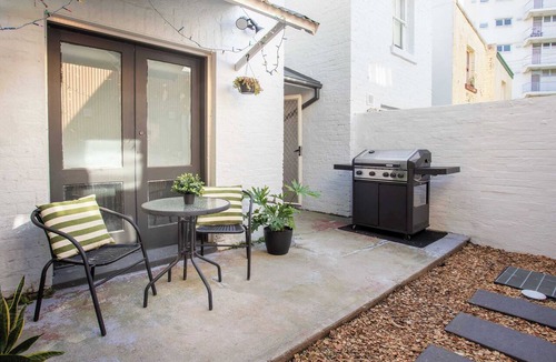 Glebe House | Modern 3BR Glebe Terrace w BBQ & Pet Friendly.