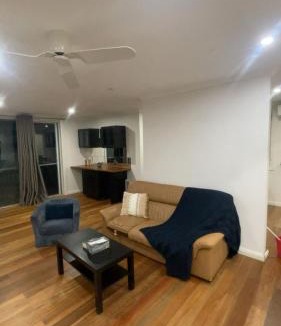 Manuka House | Modern 3BR home, Close to parliament , Canberra