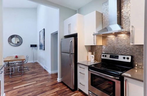 Highland West House | Modern 4 Bedroom Bungalow Townhouse Condo