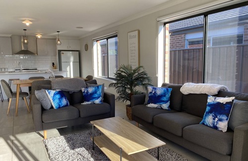 Epsom House | Modern 4-Bedroom Home, Near Playground, Lake & Nature Trails, Minutes to Bendigo