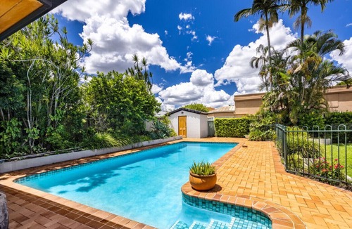 Robertson House | Modern 5-Bedroom House w/Outdoor Pool @Robertson