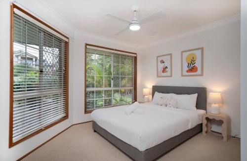 Calamvale House | Modern 5BR Family Retreat Comfort in Calamvale