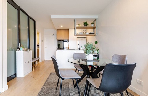 Brunswick West Apartment | Modern 7th floor Flat | Parking, Convenient, Quiet
