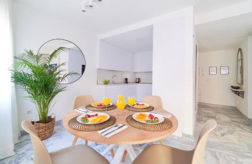 La Victoria Apartment | Modern City Centre Apartment w/Terrace & Fast WIFI