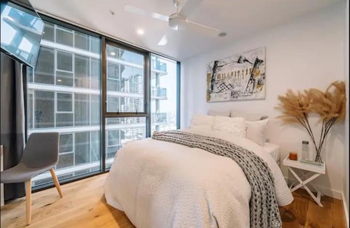 South Brisbane Apartment | Modern Compact Studio Separate Bathroom