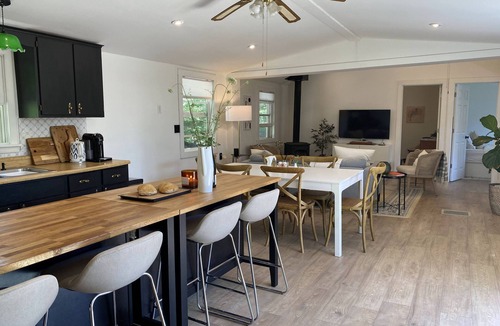 Denver Cottage | Modern Cottage with Private Pond, Spa and Views