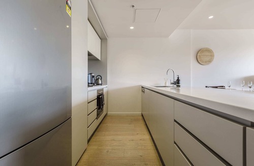Abbotsford Apartment | Modern Cozy Escape: Nature & City Lifestyle Awaits
