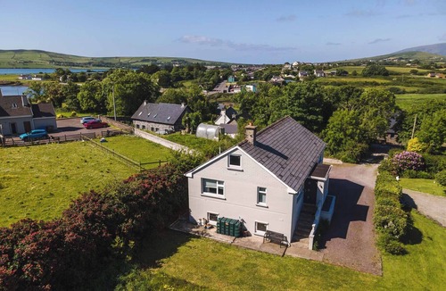 Dingle House | Modern Dingle House 1 mile outside the town in a private location