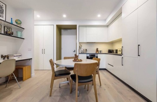 North Melbourne Apartment | Modern & Eclectic 2 Bed/2 Bathroom - No Carpark