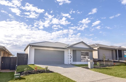 Greenbank House | Modern Family Retreat in Premier GreenbankLocation