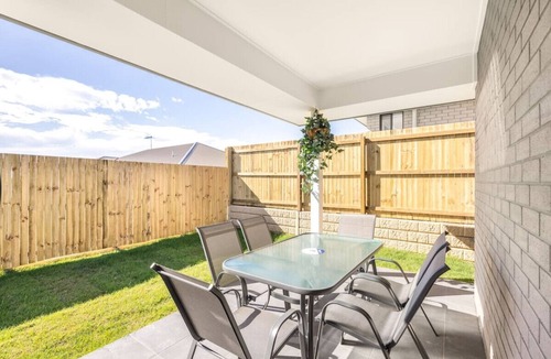 Greenbank House | Modern Family Retreat in Premier GreenbankLocation
