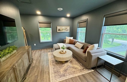 Getzville House | Modern Farmhouse-716 ~BRAND NEW!~ Sleeps 20!