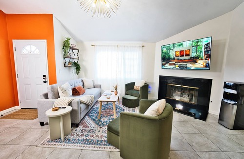 Hawthorne House | Modern Hideaway - Hot Tub + 420 Friendly Patio - Near LAX, Beach + SoFi