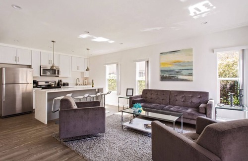 Larchmont Apartment | Modern Hollywood Dream Apartment Larchmont Village