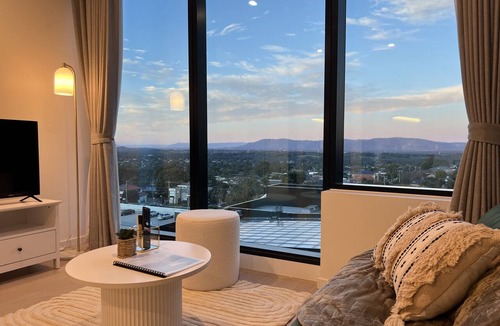 Glen Waverley Apartment | Modern Luxury 2 Bed, 2 Bath Apartment With Free Parking in Central Location