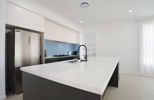 Sunnybank Hills House | Modern Luxury Family 5Bedrooms