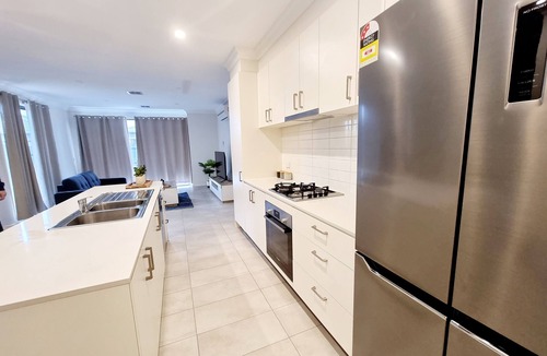 Narre Warren House | Modern Narre Warren home, close to Fountain Gate shopping centre