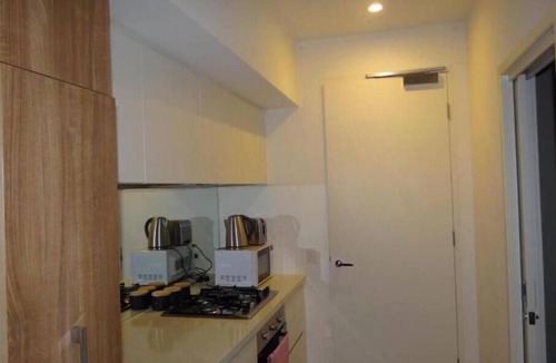 South Yarra Apartment | Modern One-Bedroom Apartment in the Heart of South Yarra