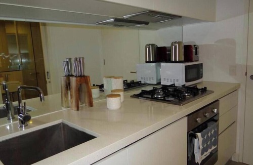 South Yarra Apartment | Modern One-Bedroom Apartment in the Heart of South Yarra