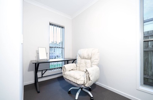 Park Ridge House | Modern Park Ridge Haven – Perfect for Families!