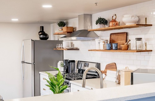 Midway City Condo | Modern Retreat near Disneyland: 2-Br Condo